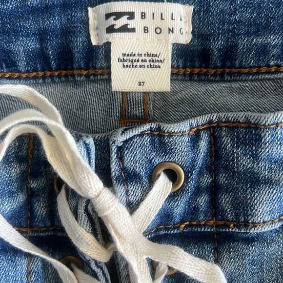 NWT - adorable frayed hem billabong short shorts - Picture 2 of 4